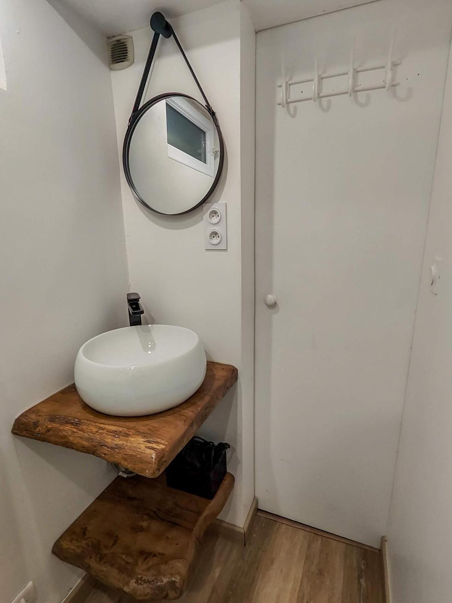Agreable Maison Renovee En Hyper Centre Avec Patio Pornic Exteriér fotografie