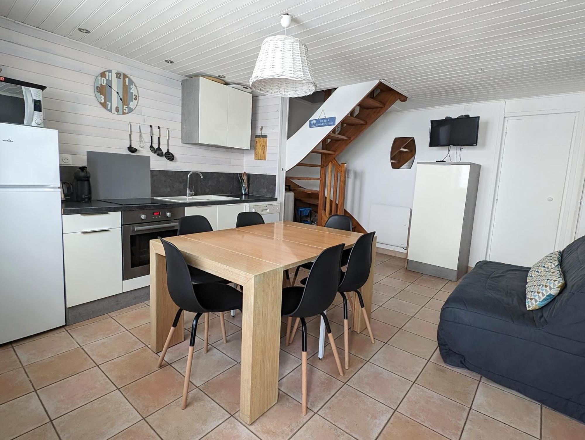 Agreable Maison Renovee En Hyper Centre Avec Patio Pornic Exteriér fotografie